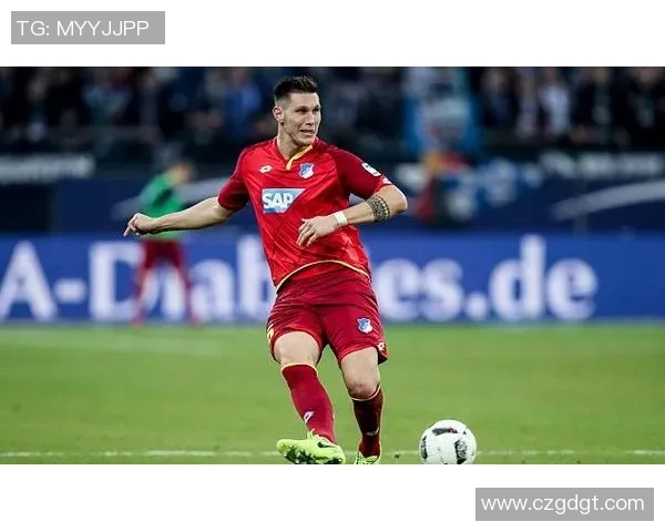 加维引领未来足球潮流展现年轻球员的无限潜力与激情