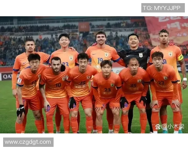 鲁能球迷与建业球迷的激情对决谁能在绿茵场上笑到最后